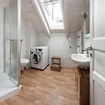 Apartment Modernes In Der Naehe Des Waldes In *