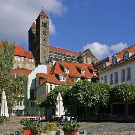 Modernes In Der Naehe Des Waldes In