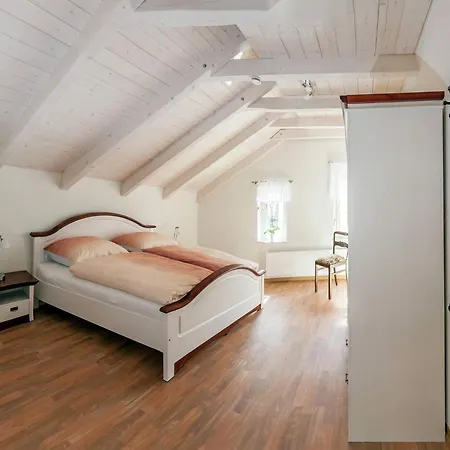 Modernes In Der Naehe Des Waldes In Apartmán
