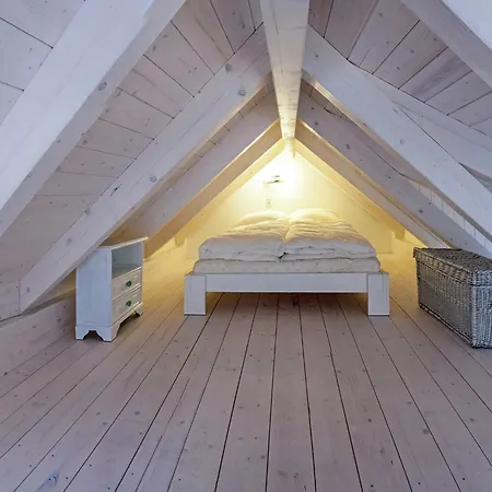 Modernes In Der Naehe Des Waldes In *